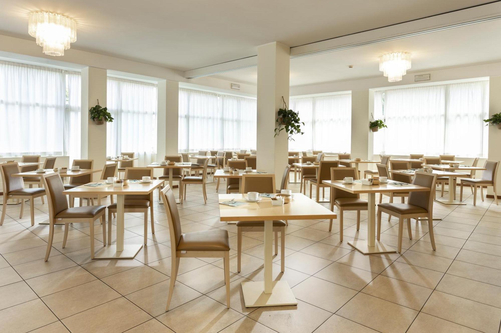 Hotel Bikini Rimini Bagian luar foto